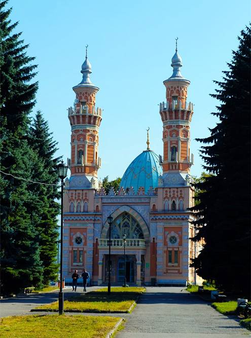 Суннитскую мечеть построили в 1908&nbsp;году. В советские годы тут работал филиал краеведческого музея