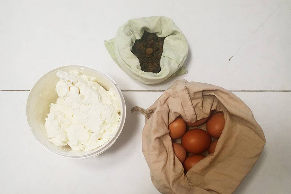 Мои покупки в третий день эксперимента: творог, изюм и яйца