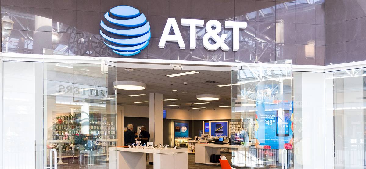 AT&T сократит дивиденды в два раза