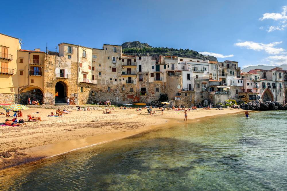 В октябре на Сицилии уже не так знойно, как летом. Источник:&nbsp;Serge Yatunin / Shutterstock