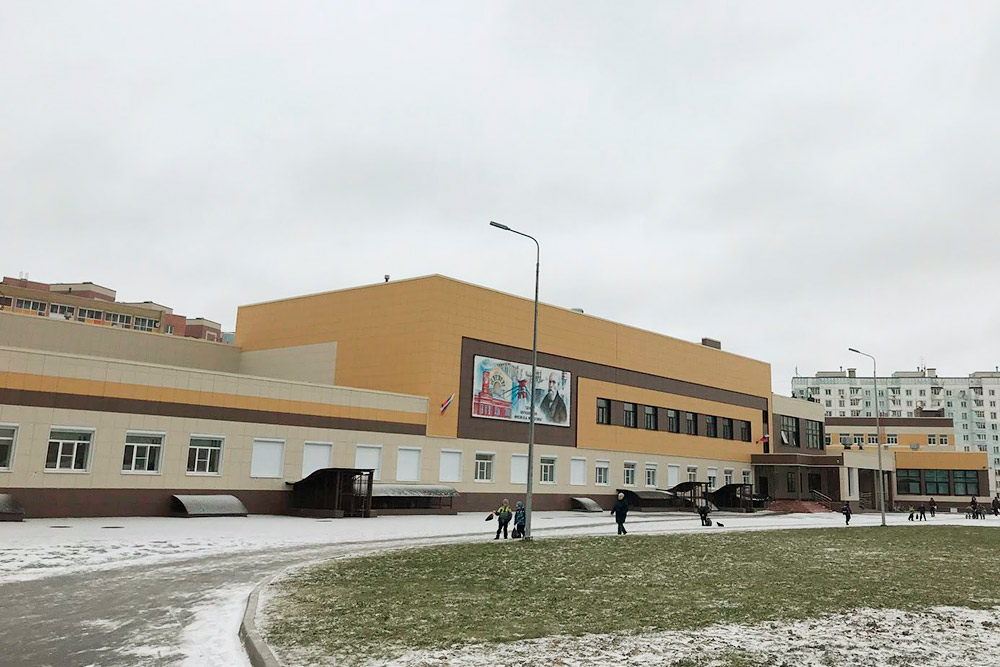 Здание новой школы, которую открыли в сентябре 2019 года