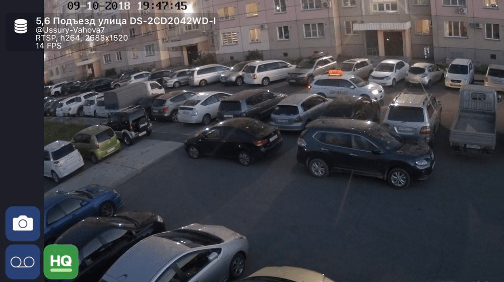 Кадр записи с видеокамеры из дома такого района