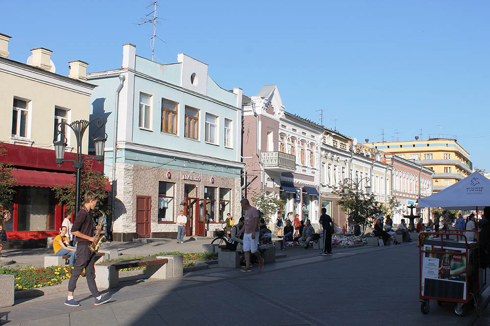 Улица Ленинградская — аналог московского Арбата