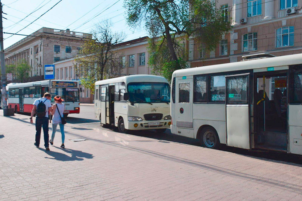 В маршрутках мало места и не всегда чисто, зато остановят, где попросишь