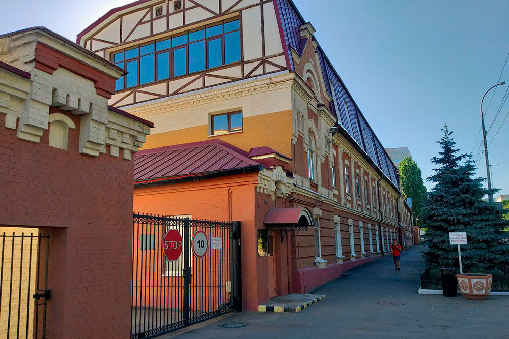 Табачная фабрика в центре Саратова