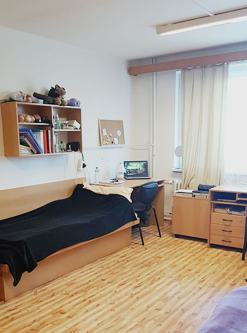 Комната моей одногруппницы в общежитии университета в Пльзене, за которую она платит 2400 Kč (6519 <span class=ruble>Р</span>)
