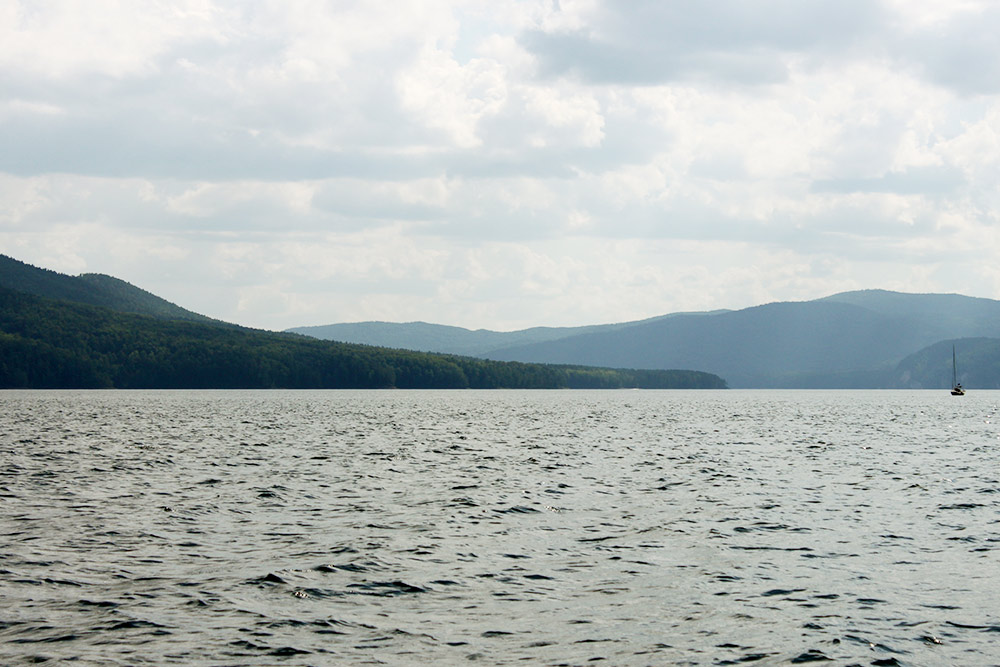 Вид на Красноярское море с катера