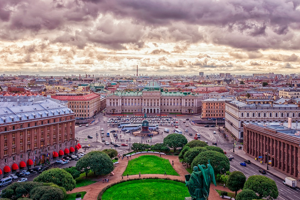 Вид с колоннады Исаакиевского собора. Фото: Pixabay