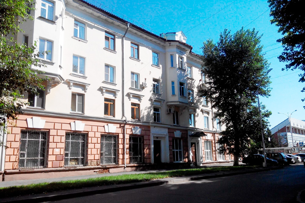 Переулок между Советским проспектом и Ноградской улицей в центре города