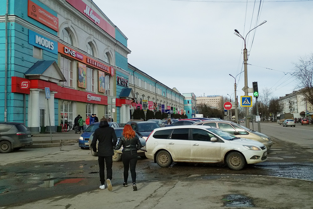 ТЦ «Волна» — это шопинг сквозь страдания