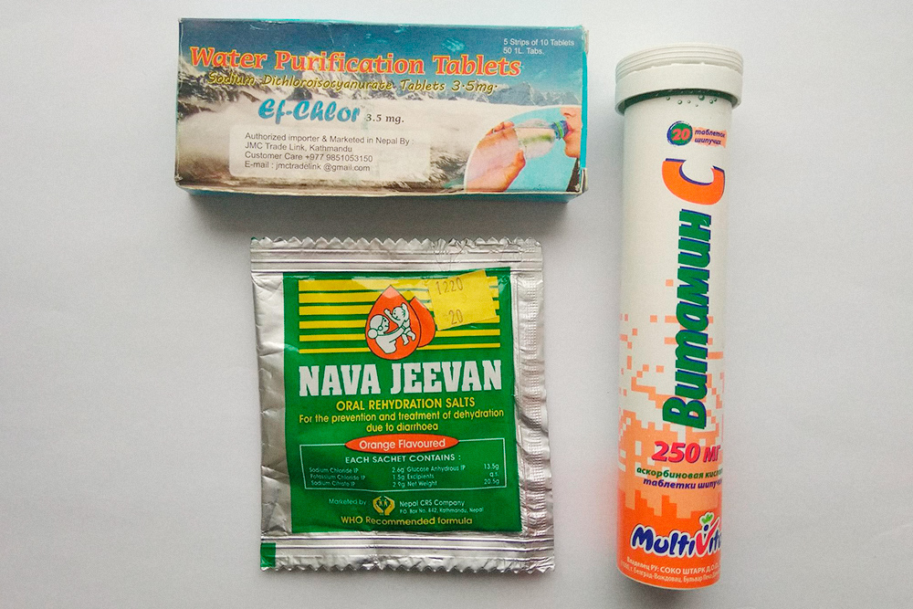 Мой набор для очищения воды: специальные таблетки Water Purification Tablets, простейший изотоник и витамины для вкуса