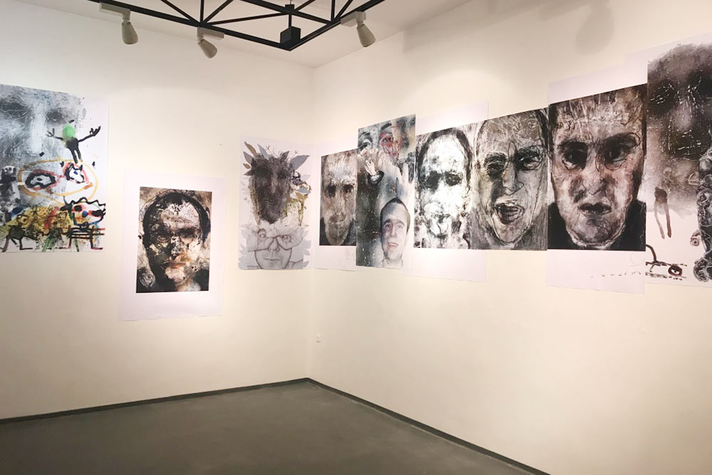 Conte — это сокращение от Contemporary Art Space. Это и бар, и уютная художественная галерея под одной крышей