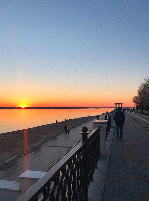 Зато в Хабаровске всегда красивые закаты, успеваем заснять