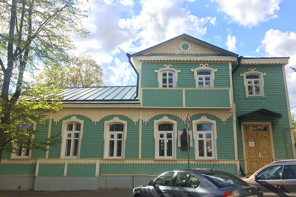 Единственный в России музей Лескова. В нем хранятся личные вещи писателя, фотографии, мебель, книги, первые публикации