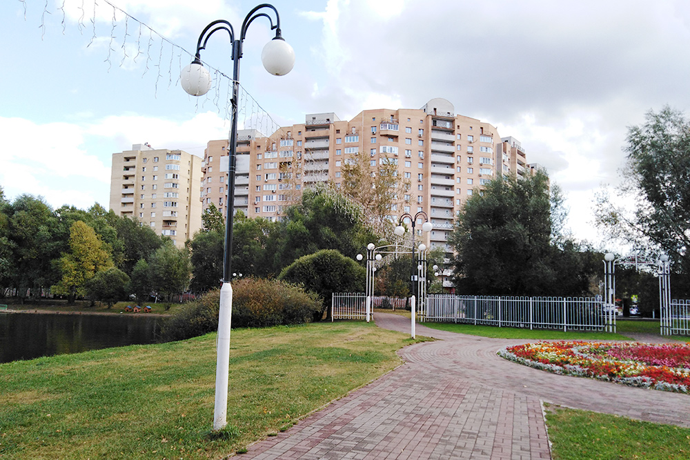 В этом доме мы купили вторичку площадью 99,8 м² за 10 150 000 <span class=ruble>Р</span> с хорошим ремонтом
