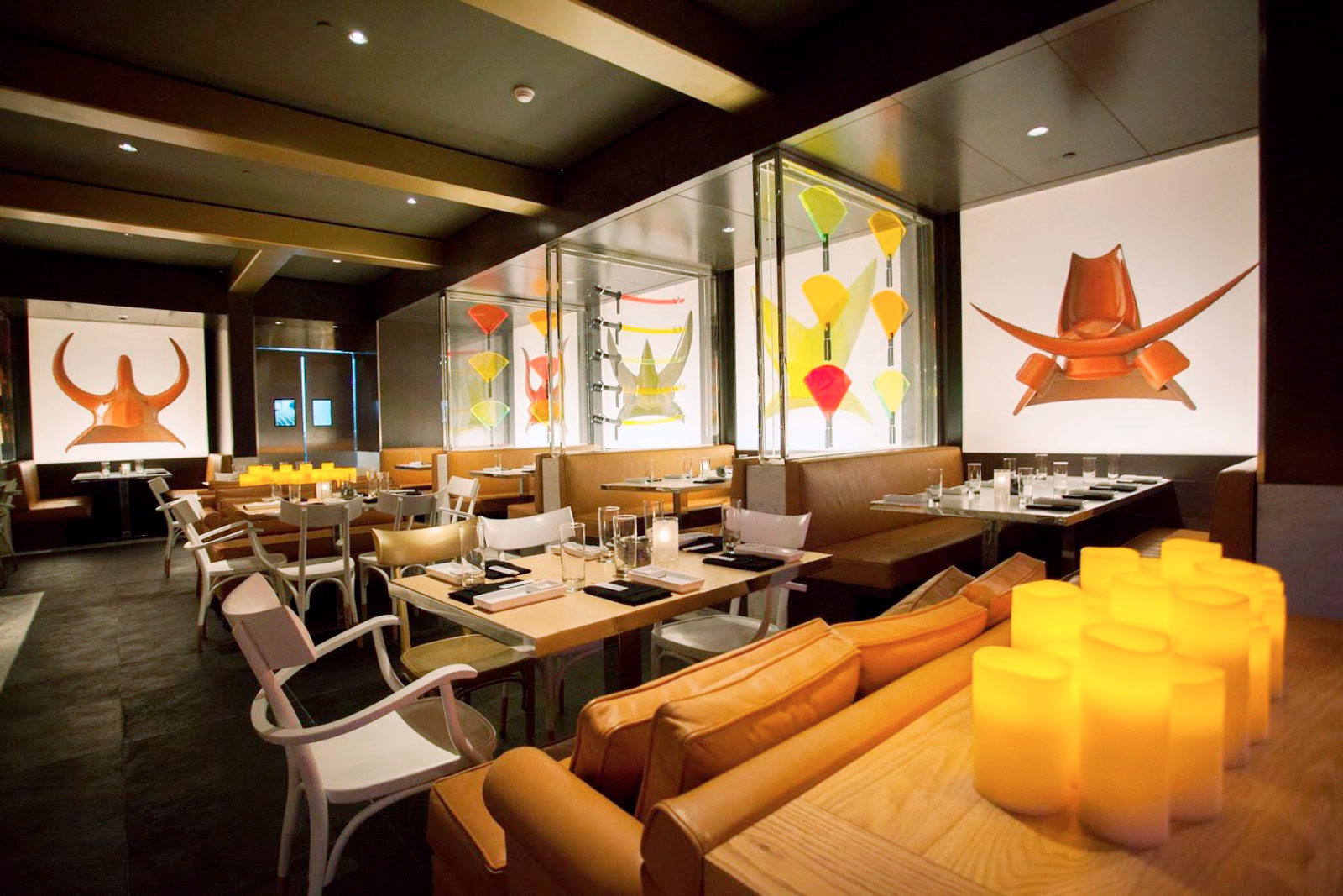 Ресторан Katsuya, в котором я работаю, находится в торговом центре The Avenues