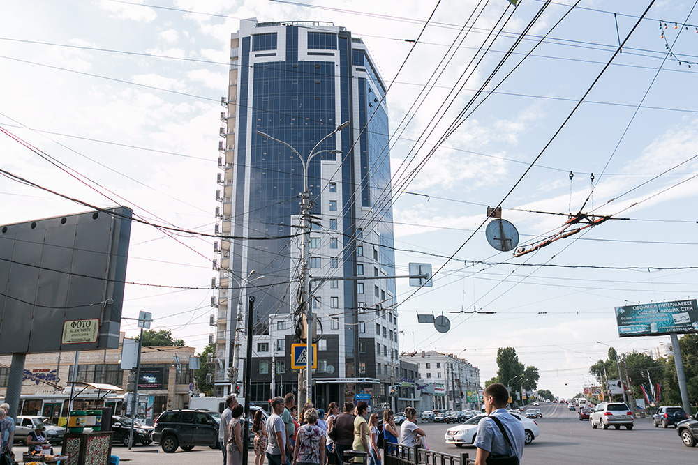 Офис сняли в высотке в центре города