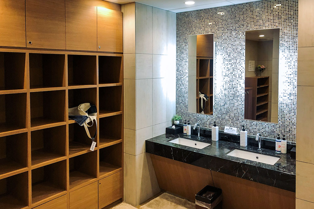 Раздевалка в онсене отеля Super Hotel Lohas Akasaka, Токио