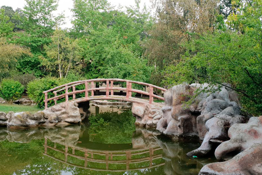 Очень красивая территория отеля Hilas Thermal Resort на термальных источниках. Место идеально, чтобы восстановить силы и отдохнуть