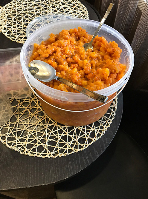 Моченая морошка — самый вкусный зимний десерт. Фото: Анастасия Осян