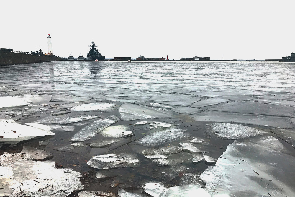 Не выходите на лед залива, особенно в начале зимы и весной