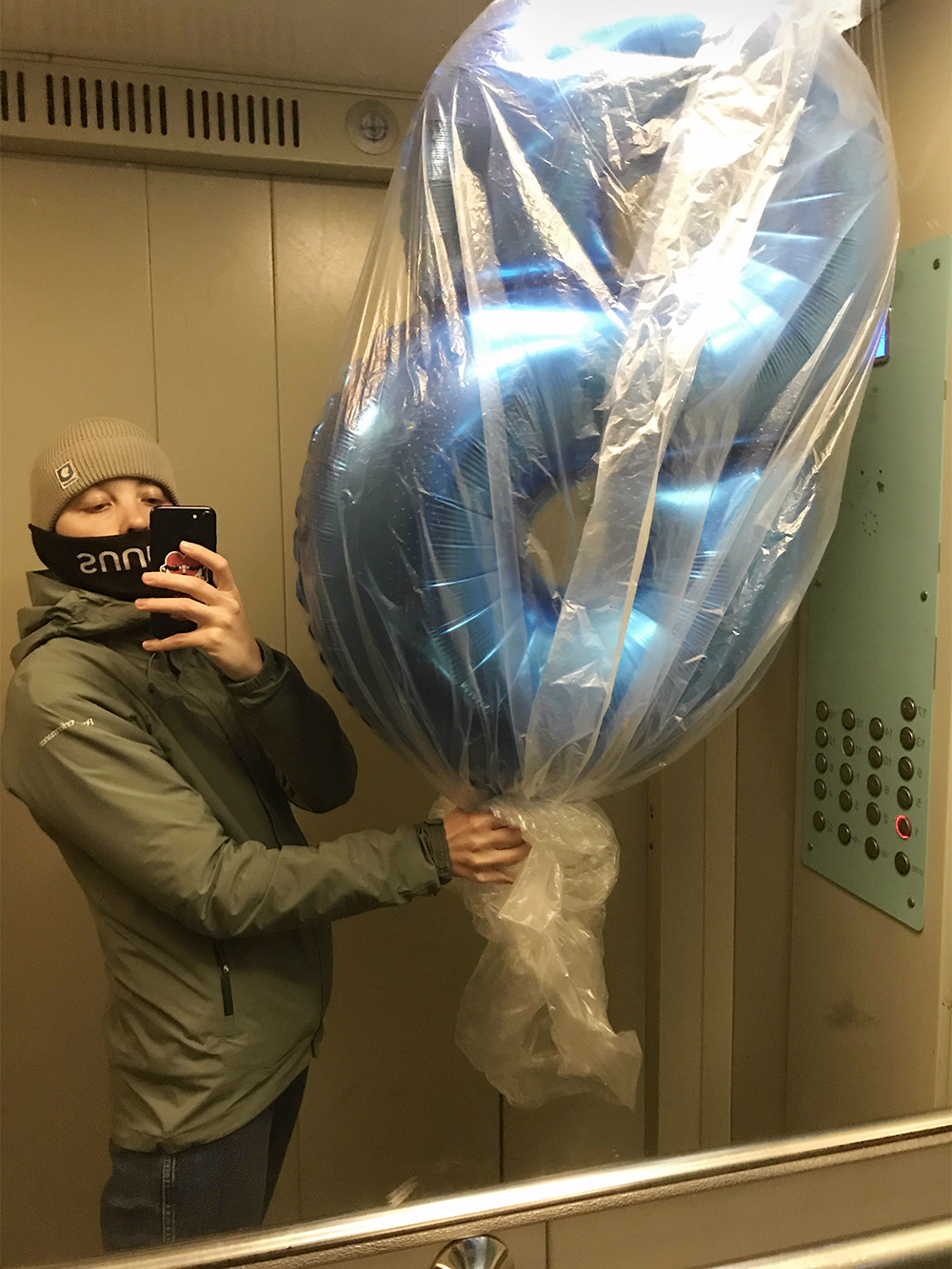 Доставляю воздушный шар на чей-то день рождения