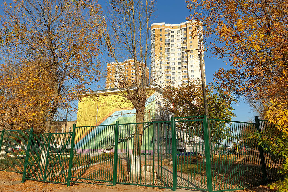 Детский сад и ЖК «Олимп» — район ХБК. Пока это самая высокая точка в городе