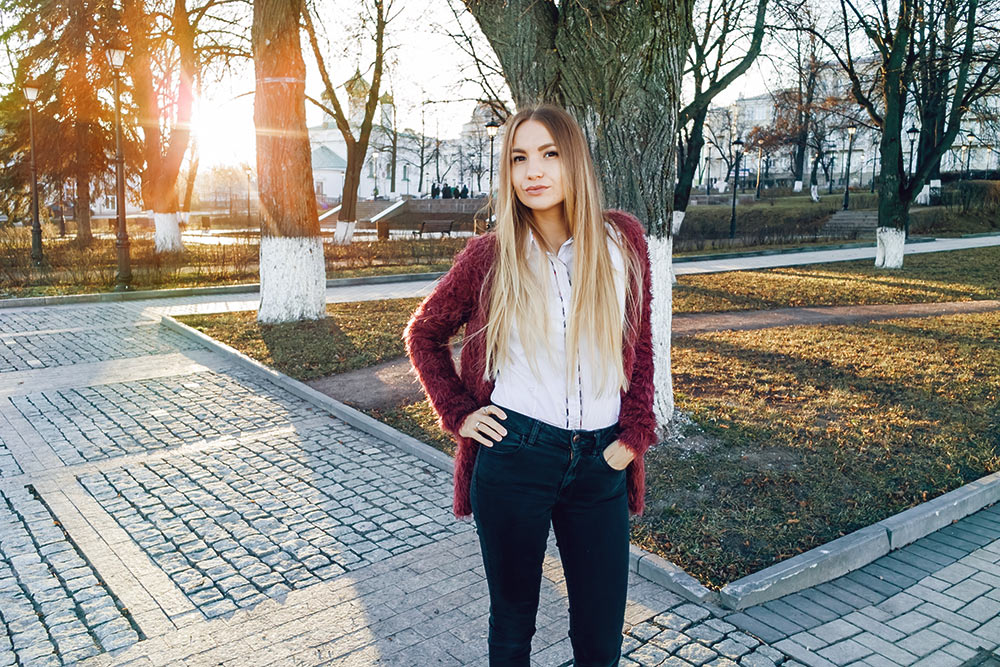 На мне: джинсы American Eagle, рубашка Burberry, кардиган Seven Sisters. Все из секонд-хенда, общая стоимость около 2000 <span class=ruble>Р</span>