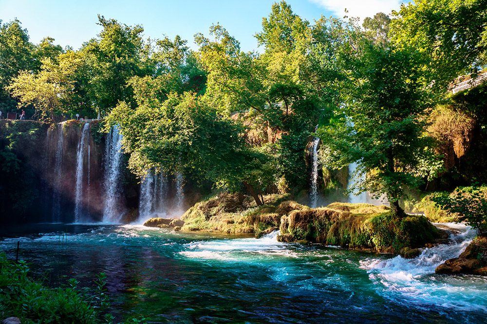 Водопад Верхний Дюден в центре города. Источник: Dmitry Polonskiy / Shutterstock