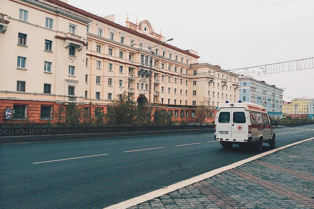В старой части города можно увидеть вот такие типичные петербургские улицы