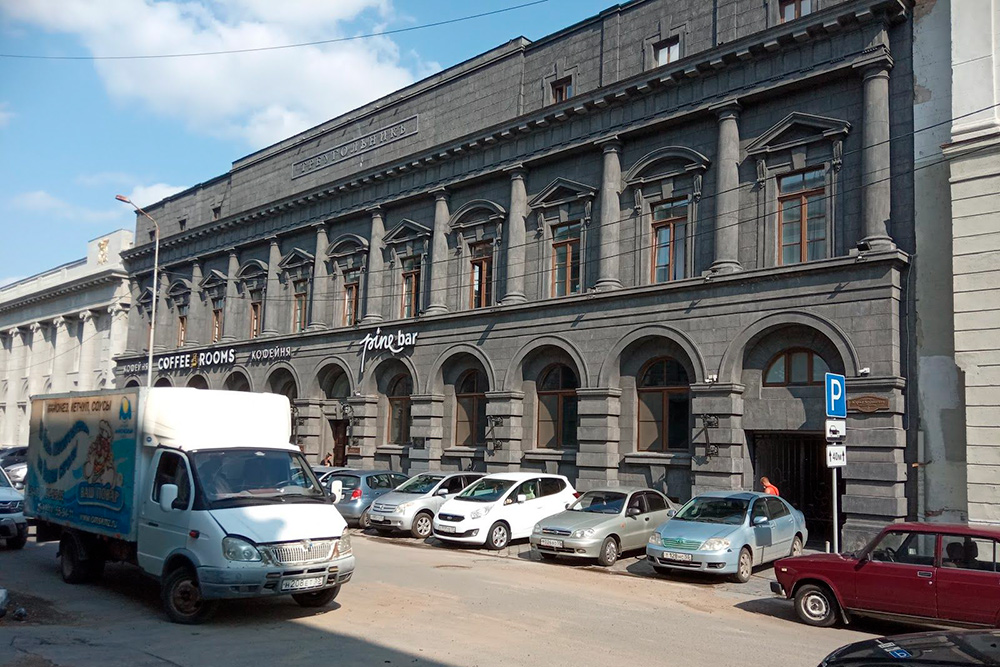В «Треугольнике» находятся кофейня и бар