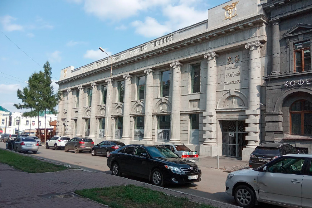 Тверская мануфактура тоже напоминает какое-то петербургское здание