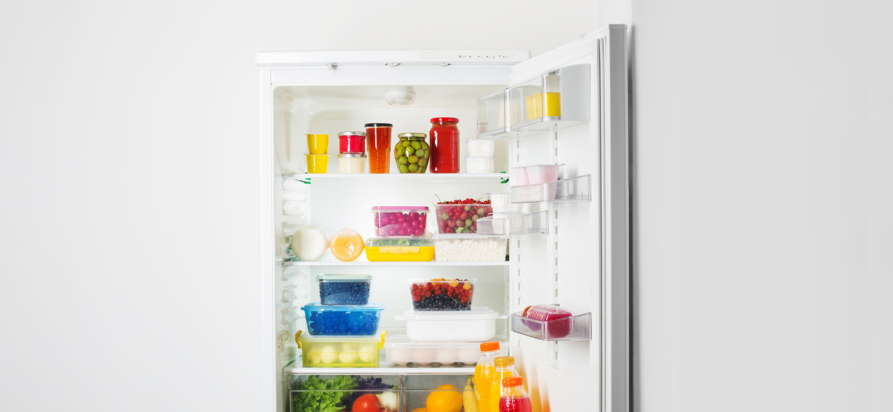 «Яйца нужно хранить на полке дверцы» и еще 6 мифов о хранении в холодильнике