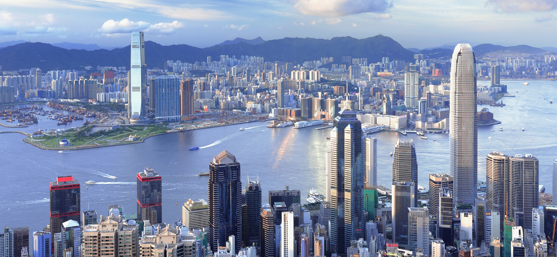 «СПб-биржа» запустит торги акциями компаний с биржи Гонконга
