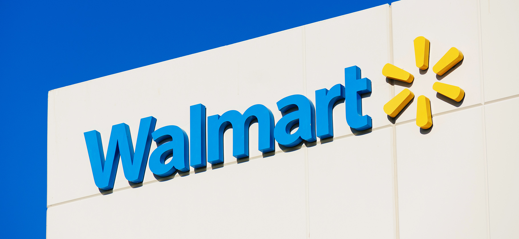 Не справились с инфляцией: акции Walmart и Target обрушились после отчетов