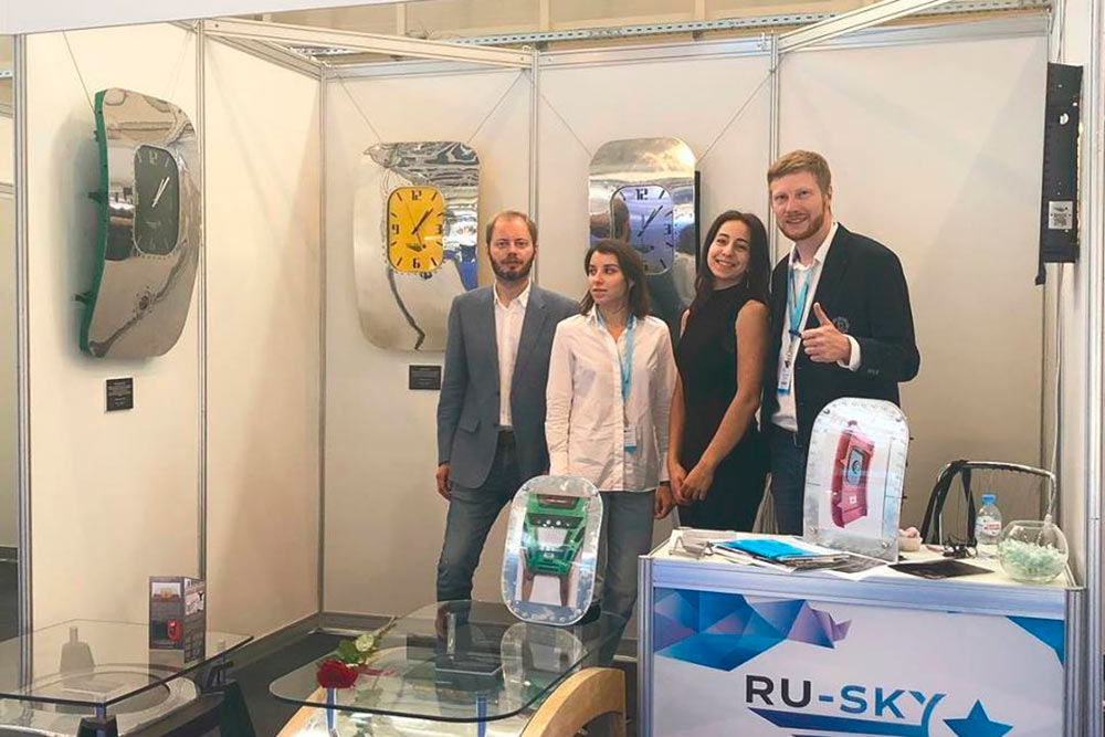Команда Ru-Sky на выставке Russian Business Aviation Exhibition. Руслан крайний слева