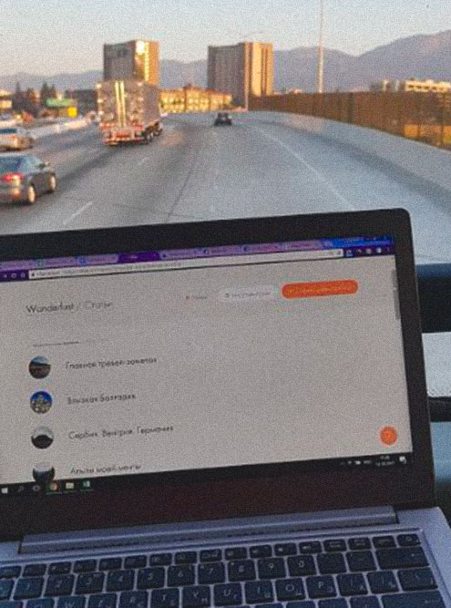 Еду на втором этаже автобуса Megabus из Лос-Анджелеса в Сан-Франциско