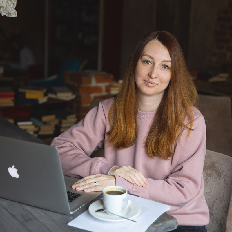 Это Елена Терещенкова — мой переводчик и независимый издатель