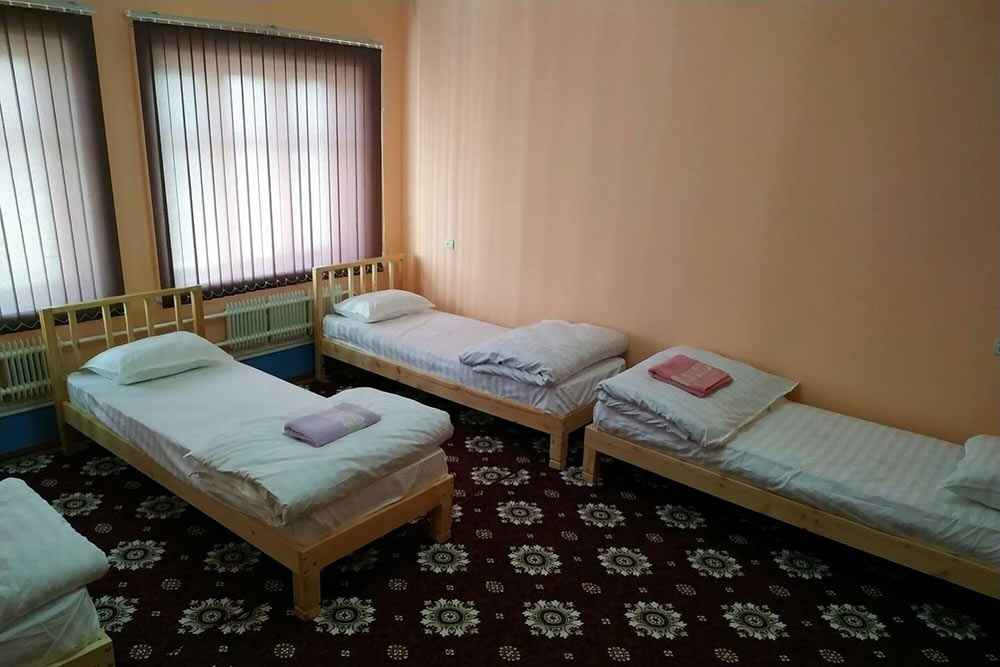 Такой номер подойдет, чтобы пожить в нем пару дней. Но за две недели мы устали от этого хостела. Источник: Airbnb