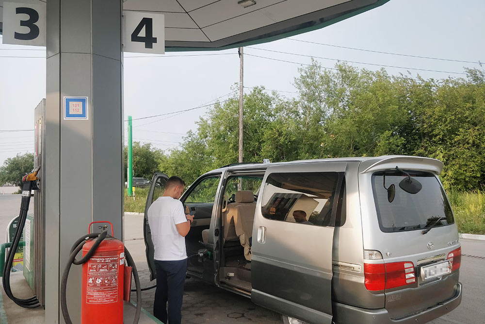 Мы катались по окрестностям Петропавловска на таком минивэне
