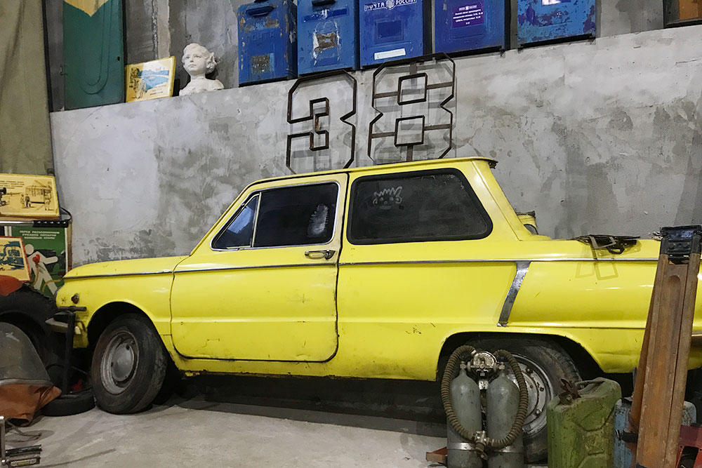 На складе даже есть половина Запорожца. Где затерялась вторая — большая загадка