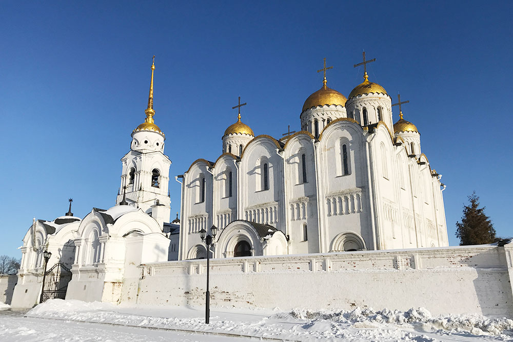 В Успенском соборе венчали на княжение великих владимирских и московских князей, в том числе Александра Невского и Дмитрия Донского
