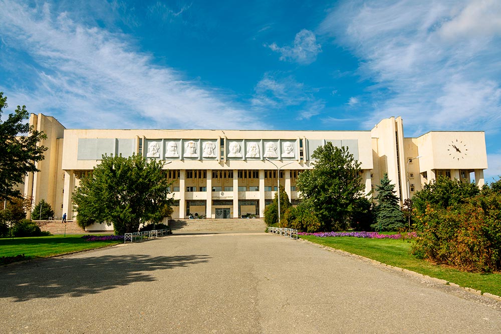 Волгоградский государственный университет. Фото: GetmanecInna / Shutterstock