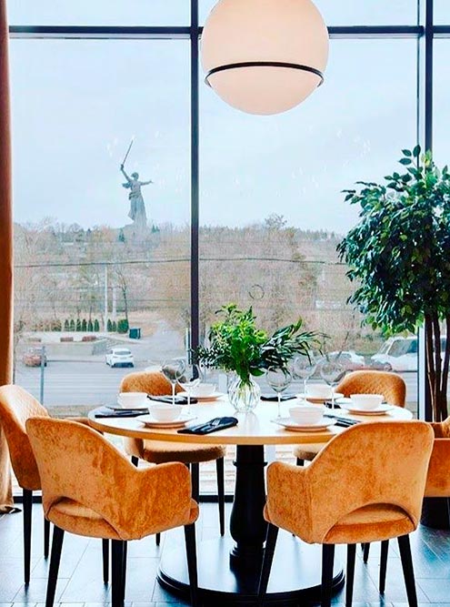 У ресторана «Победа» красивые залы с видом на Мамаев курган: Фото: @pobeda_restoran