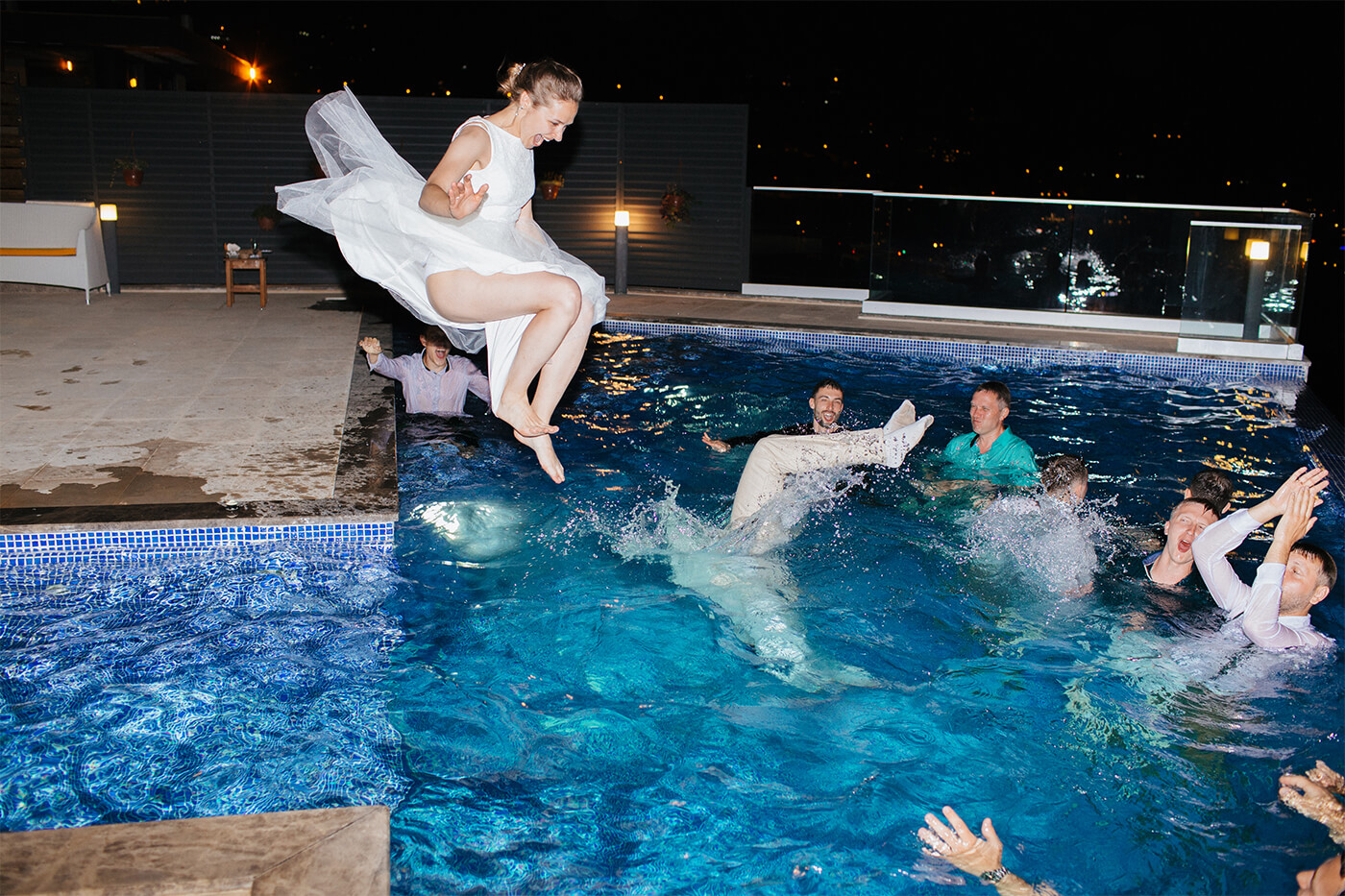 https://img-cdn.tinkoffjournal.ru/wedding-in-turkey-16.abgypnw0gatn.jpg